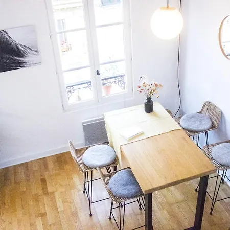 Super Studio With Mezzanine Near Montmartre *